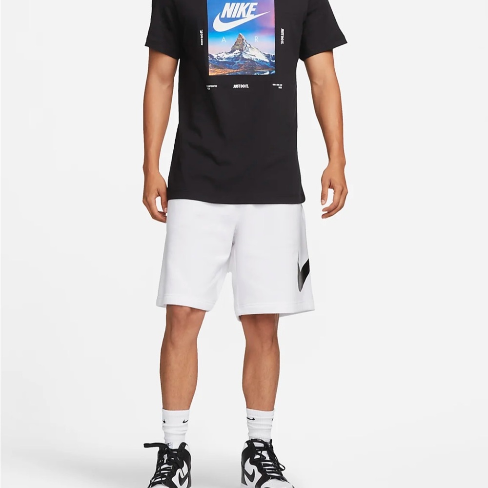 Brand new with tags Nike men’s shirt